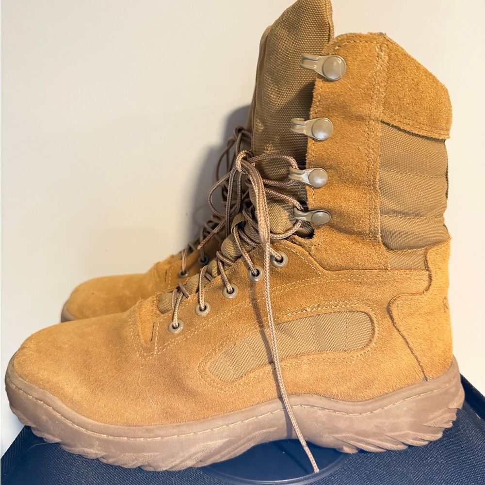 Barely Worn, Size 10.5 Men's REEBOK Tactical Fusion‎ Max 8" Boot in "coyote"